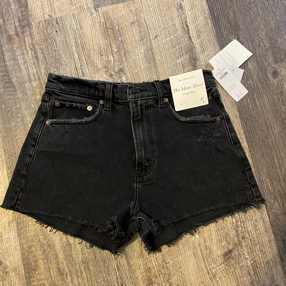 Abercrombie & Fitch Black High Rise Mom Short